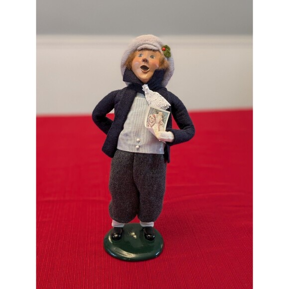 Byers'‎ Choice Caroler Man Holding Santa Flyer Vtg 1997 Retired Christmas Rare - Picture 1 of 7